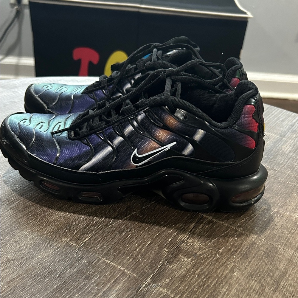Nike Black and Blue Athletic Shoes